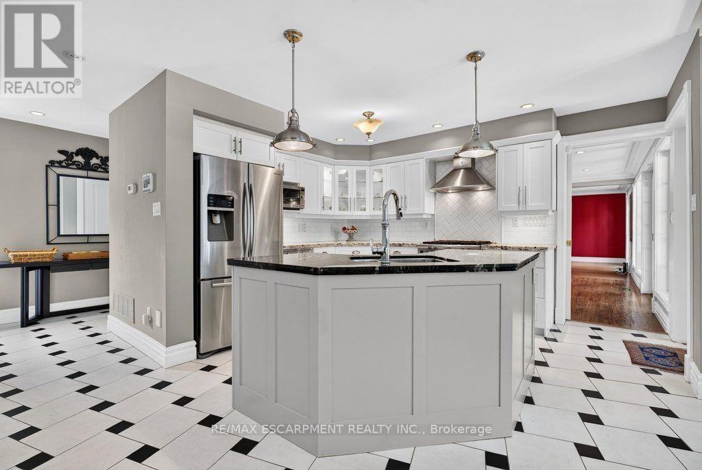 3151 Lakeshore Road, Burlington, ON