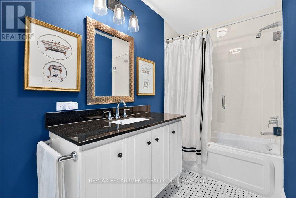 3151 Lakeshore Road, Burlington, ON