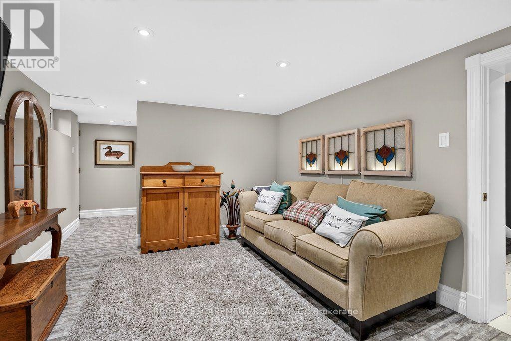 3151 Lakeshore Road, Burlington, ON