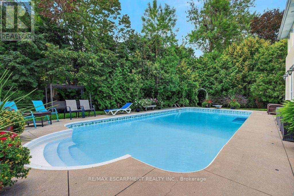 3151 Lakeshore Road, Burlington, ON