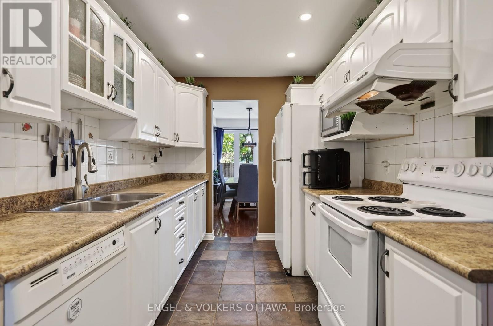 9 Streamwood Lane, Ottawa, ON