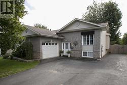 147 Queensgate BLVD Sault Ste. Marie, ON P6A 6Y4