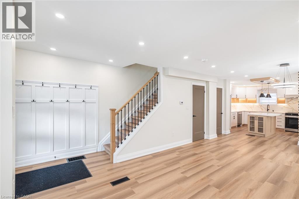 250 Rosslyn Avenue N, Hamilton, ON