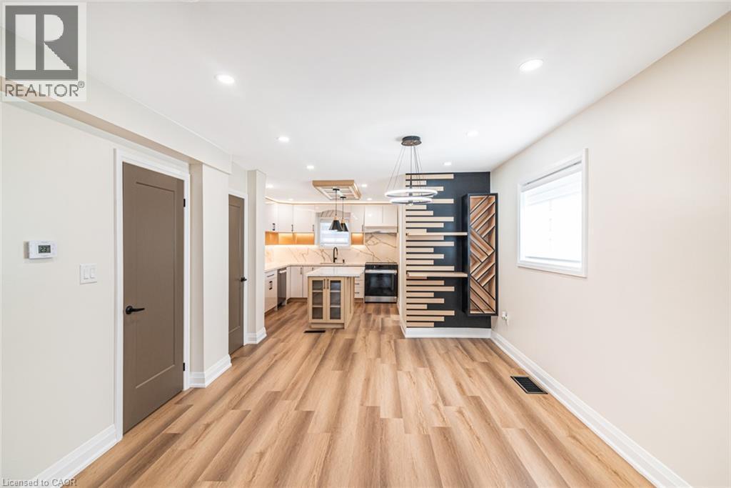 250 Rosslyn Avenue N, Hamilton, ON