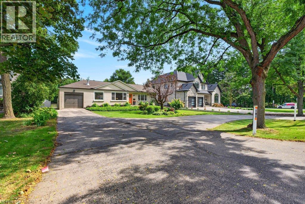 825 King Road, Burlington, ON