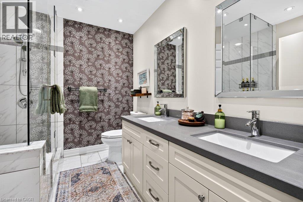 825 King Road, Burlington, ON