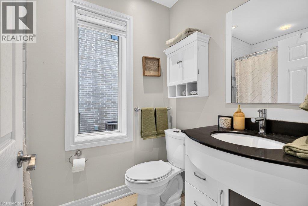 825 King Road, Burlington, ON