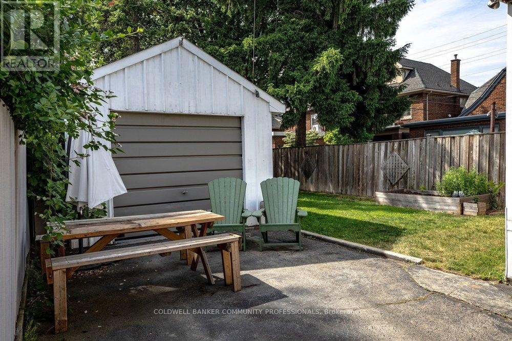 66 Edgemont Street S, Hamilton, ON