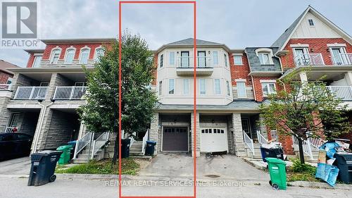 8 RABBIT RUN WAY  Brampton, ON L6Z 0J2
