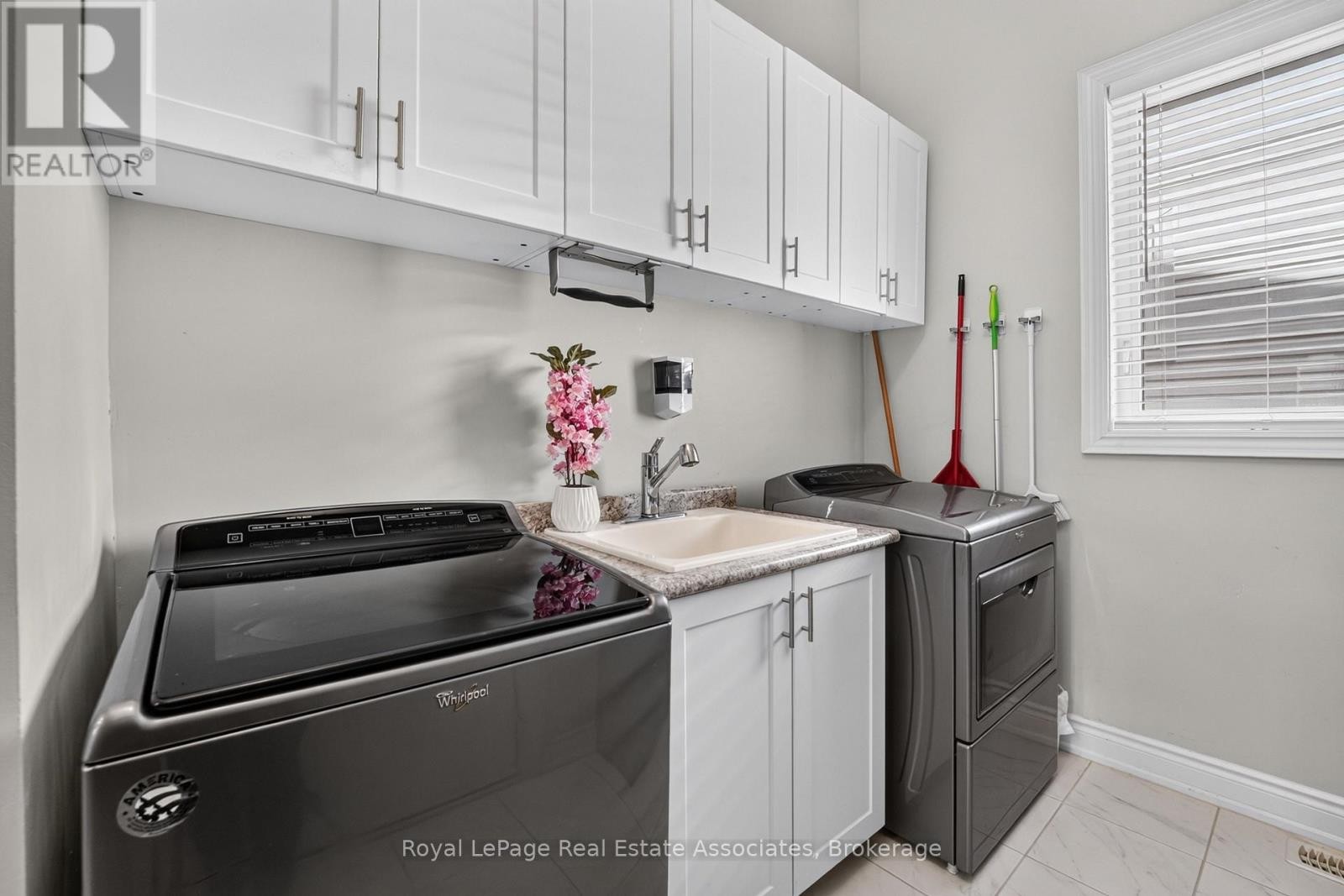 48 Harpin Way E, Centre Wellington, ON