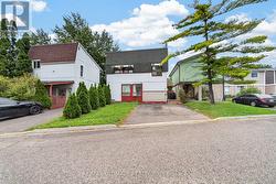 7 GRAND RIVER COURT Brampton, ON L6S 2J8