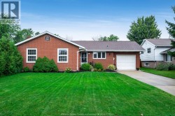 84 Palmer DRIVE Kingsville, ON N9Y 3B4