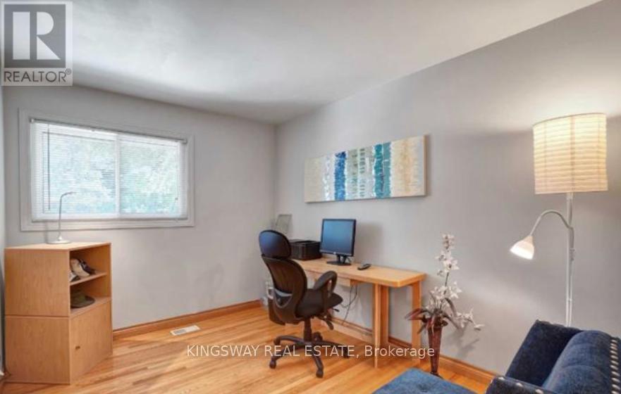 16 Plainsman Road, Mississauga, ON