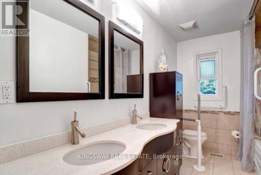 16 Plainsman Road, Mississauga, ON