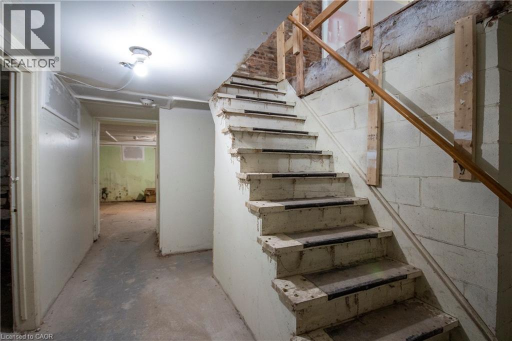 90 John Street S, Hamilton, ON