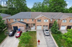 18 LANCASTER COURT Georgina, ON L4P 4A1