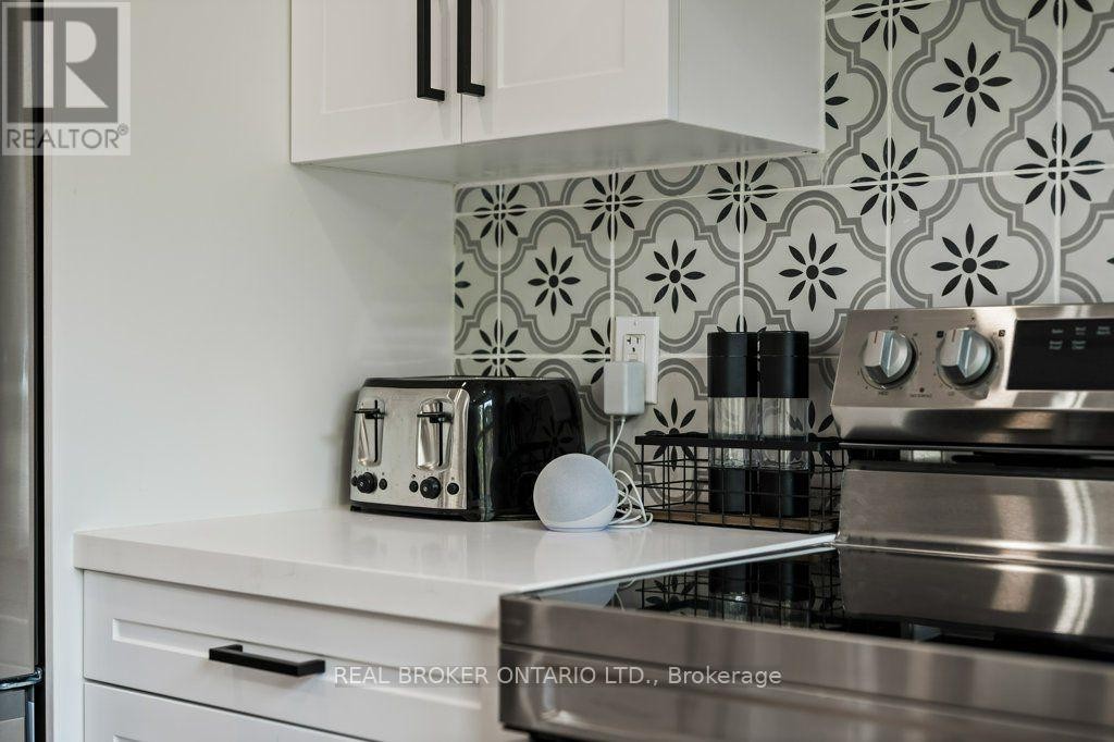493 Crosby Avenue, Burlington, ON