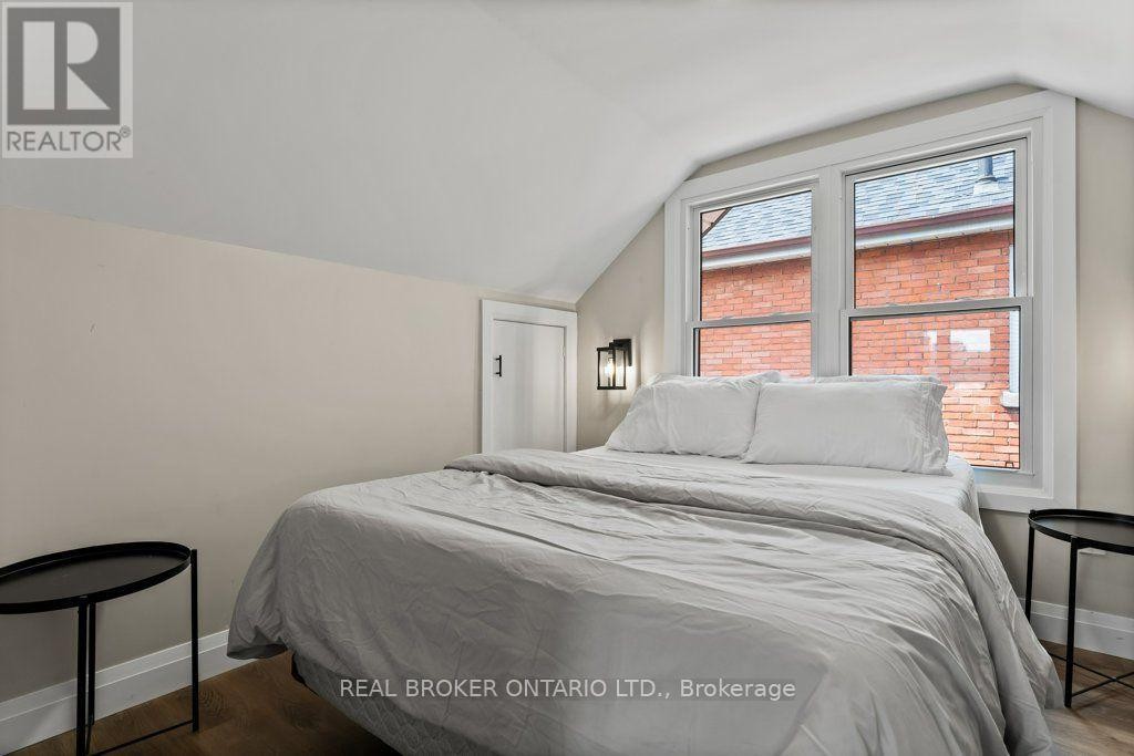 493 Crosby Avenue, Burlington, ON
