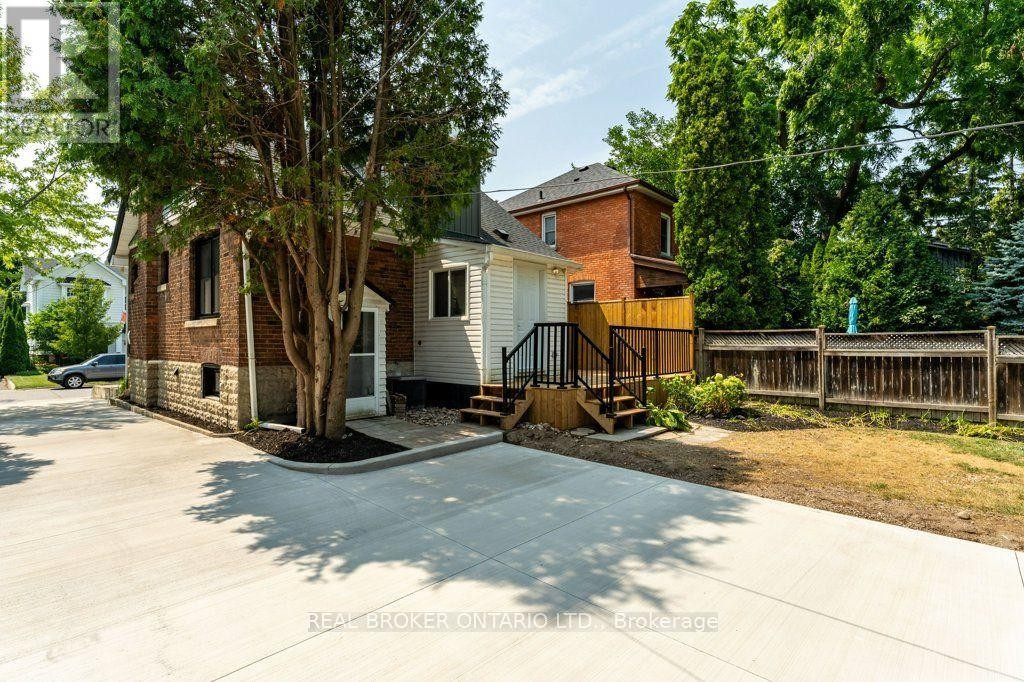 493 Crosby Avenue, Burlington, ON