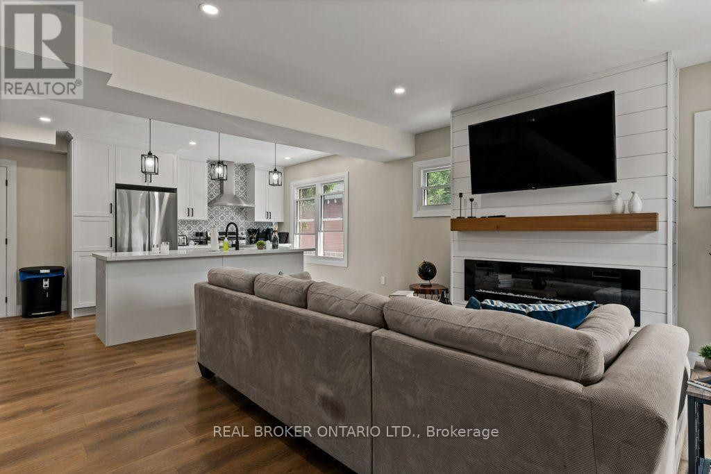 493 Crosby Avenue, Burlington, ON