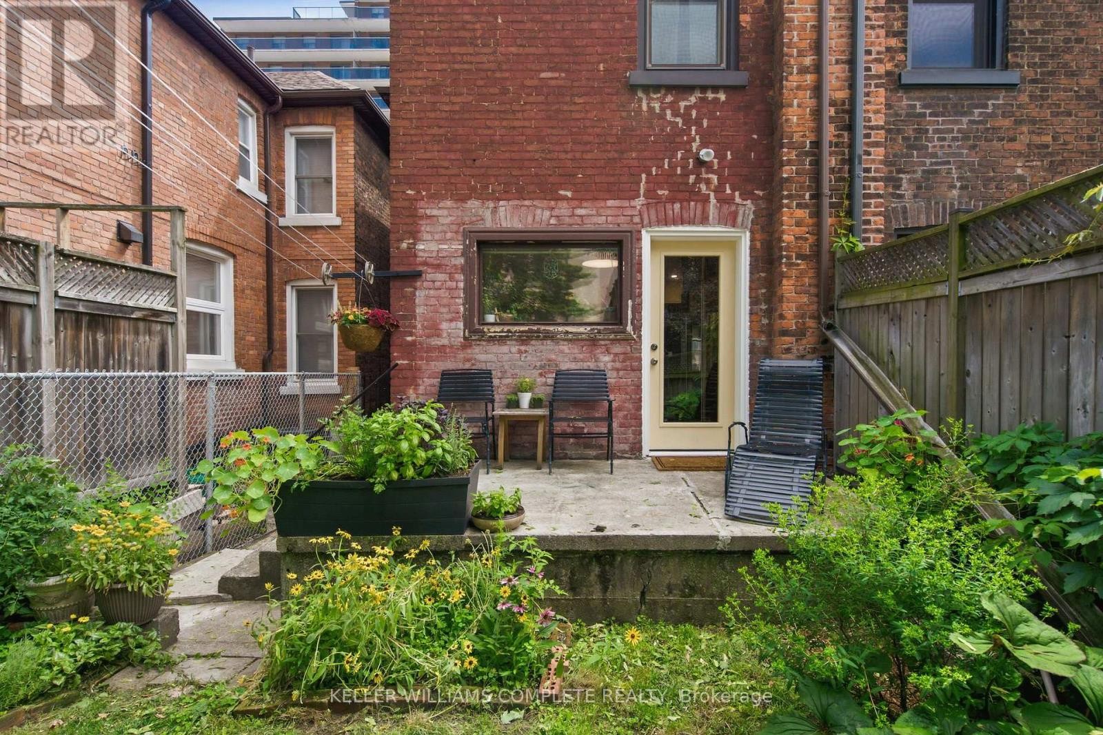 22 Spring Street, Hamilton, ON