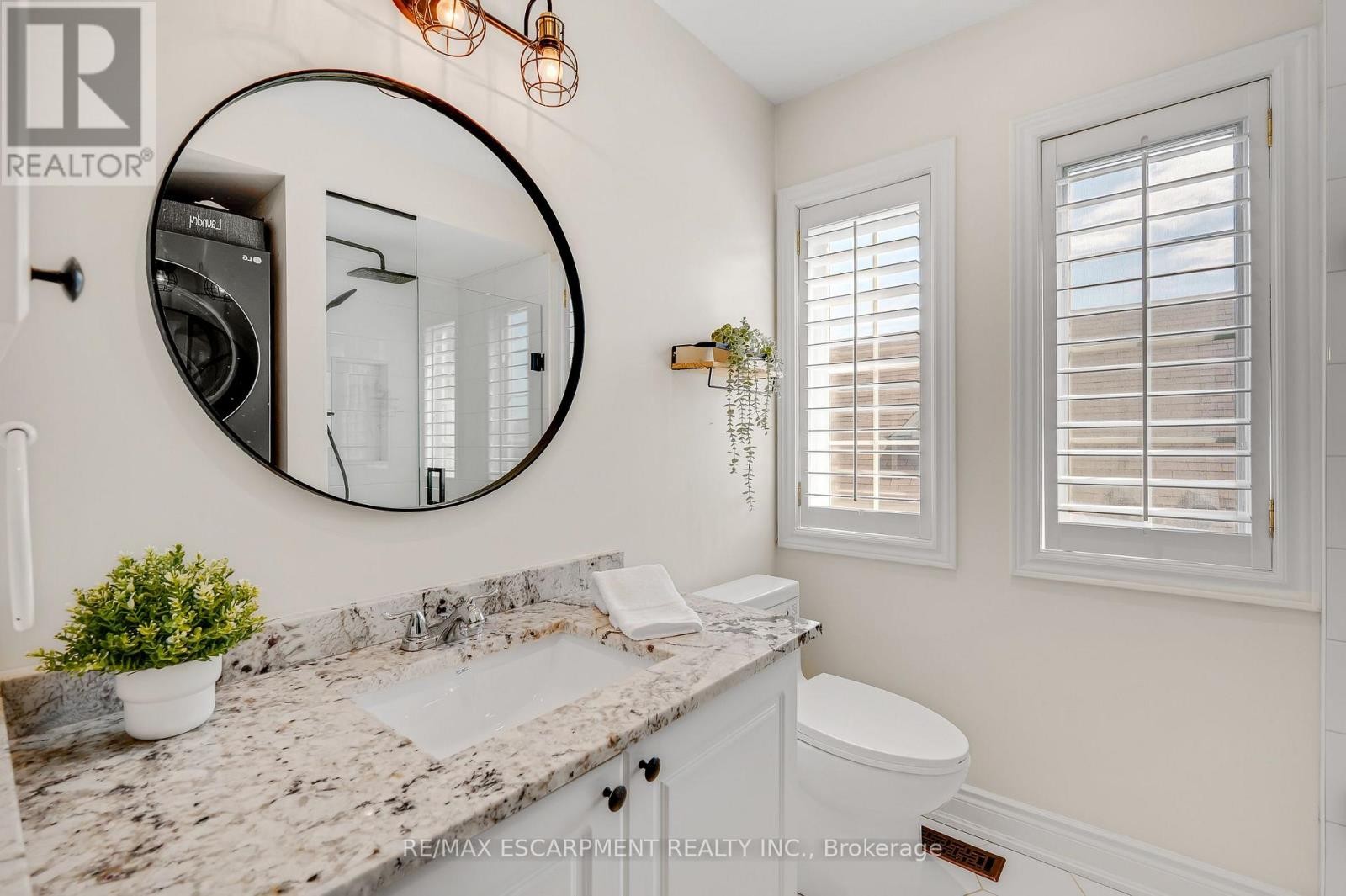 2nd Floor 3pc Bathroom - 4013 Jarvis Crescent, Burlington, ON