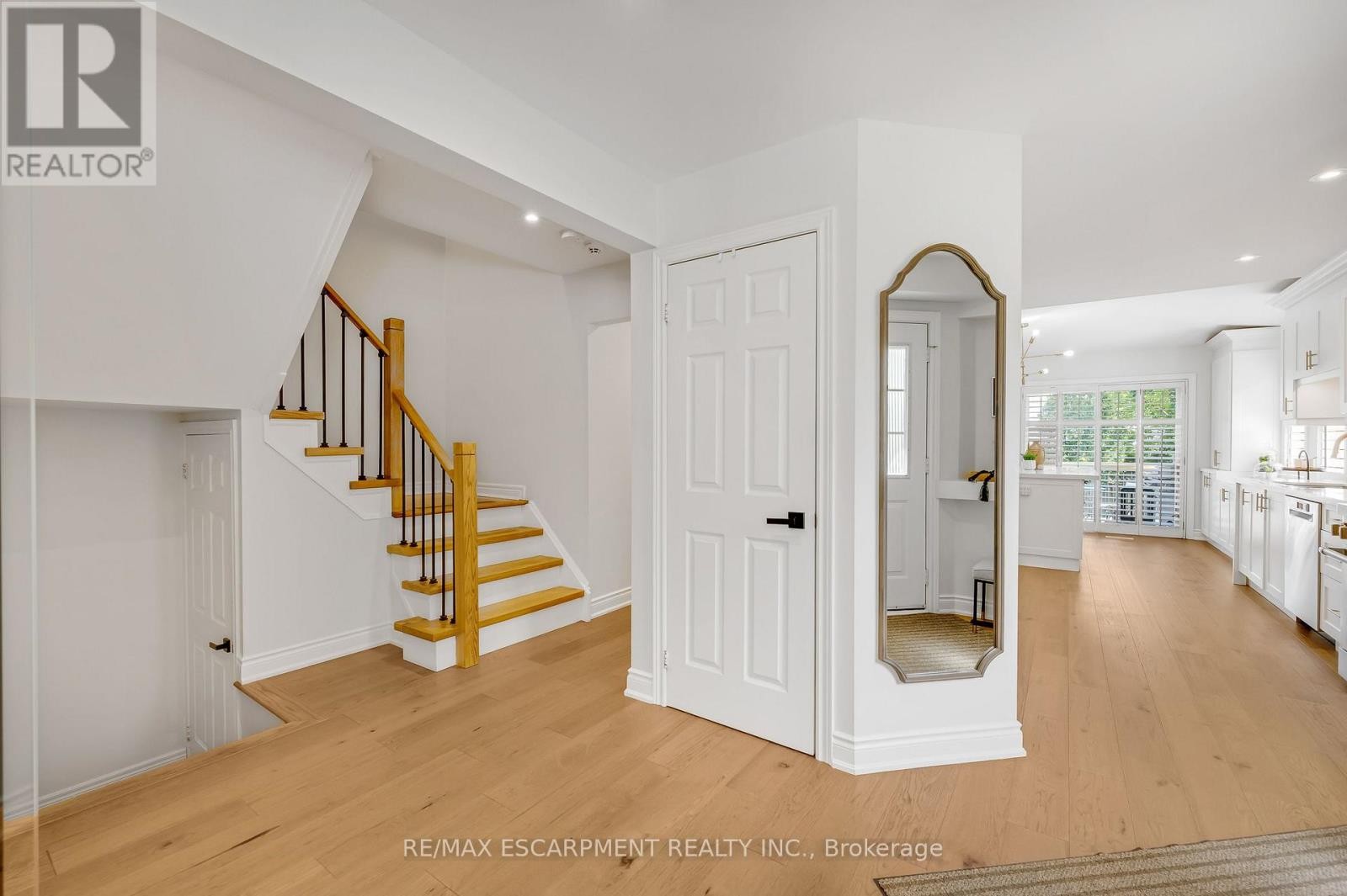 Fully renovated Main floor - 4013 Jarvis Crescent, Burlington, ON
