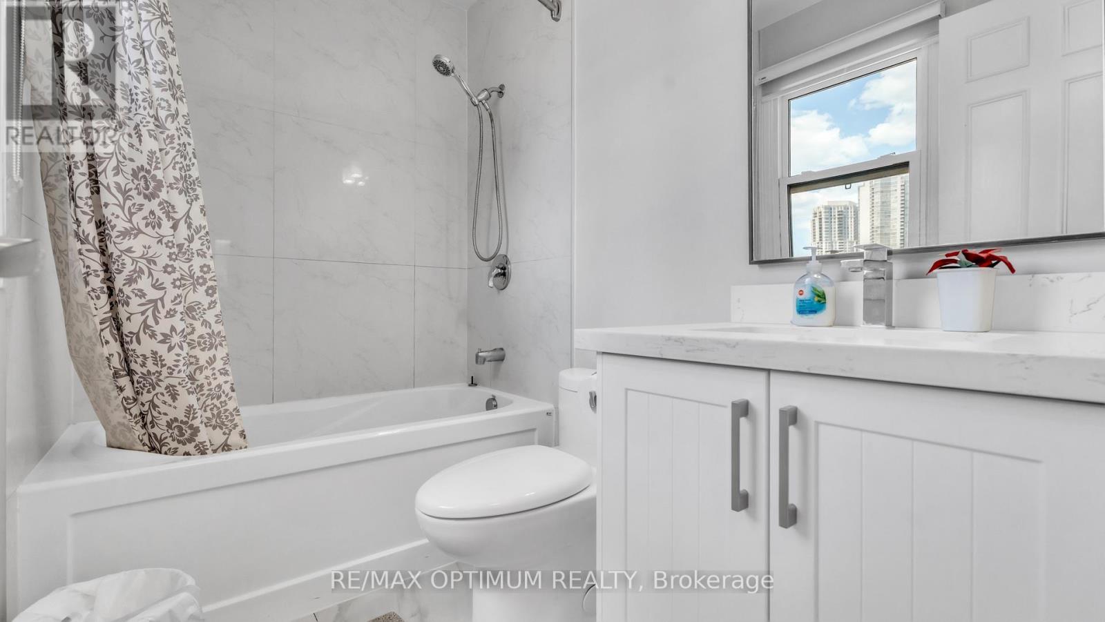 362 Kingsbridge Garden Circle, Mississauga, ON