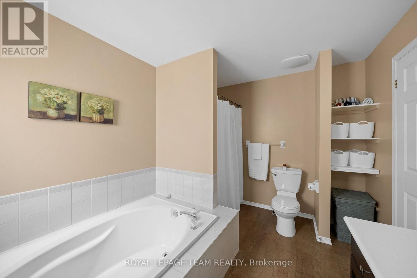 Primary Bedroom Ensuite - 6524 Tooney Drive, Ottawa, ON