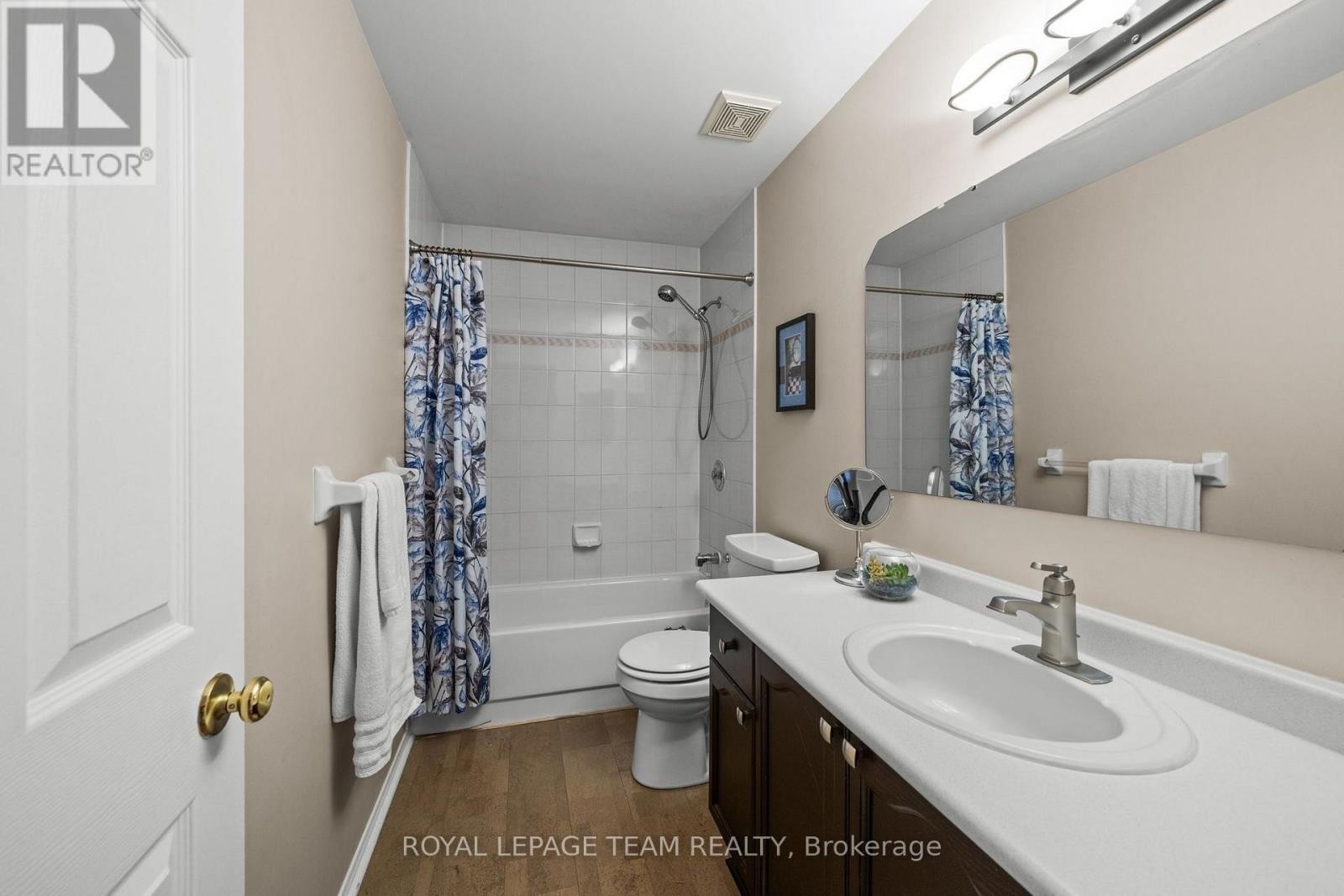Main Full Bathroom - 6524 Tooney Drive, Ottawa, ON