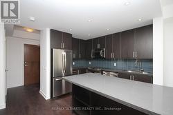 TH1 - 2212 LAKE SHORE BOULEVARD W Toronto, ON M8V 0C2