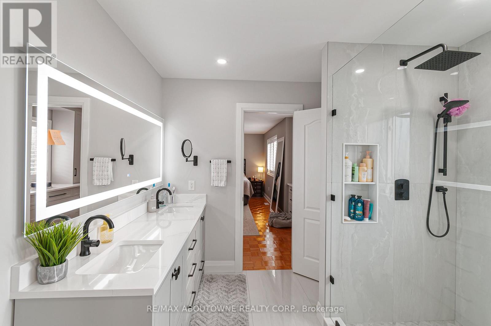 817 Brass Winds Place, Mississauga, ON