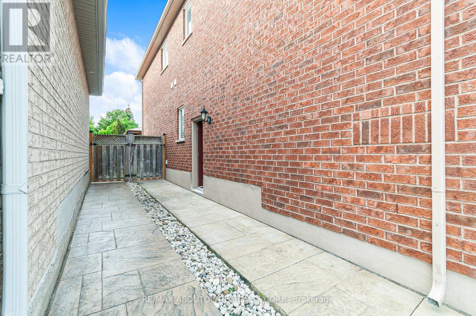 817 Brass Winds Place, Mississauga, ON