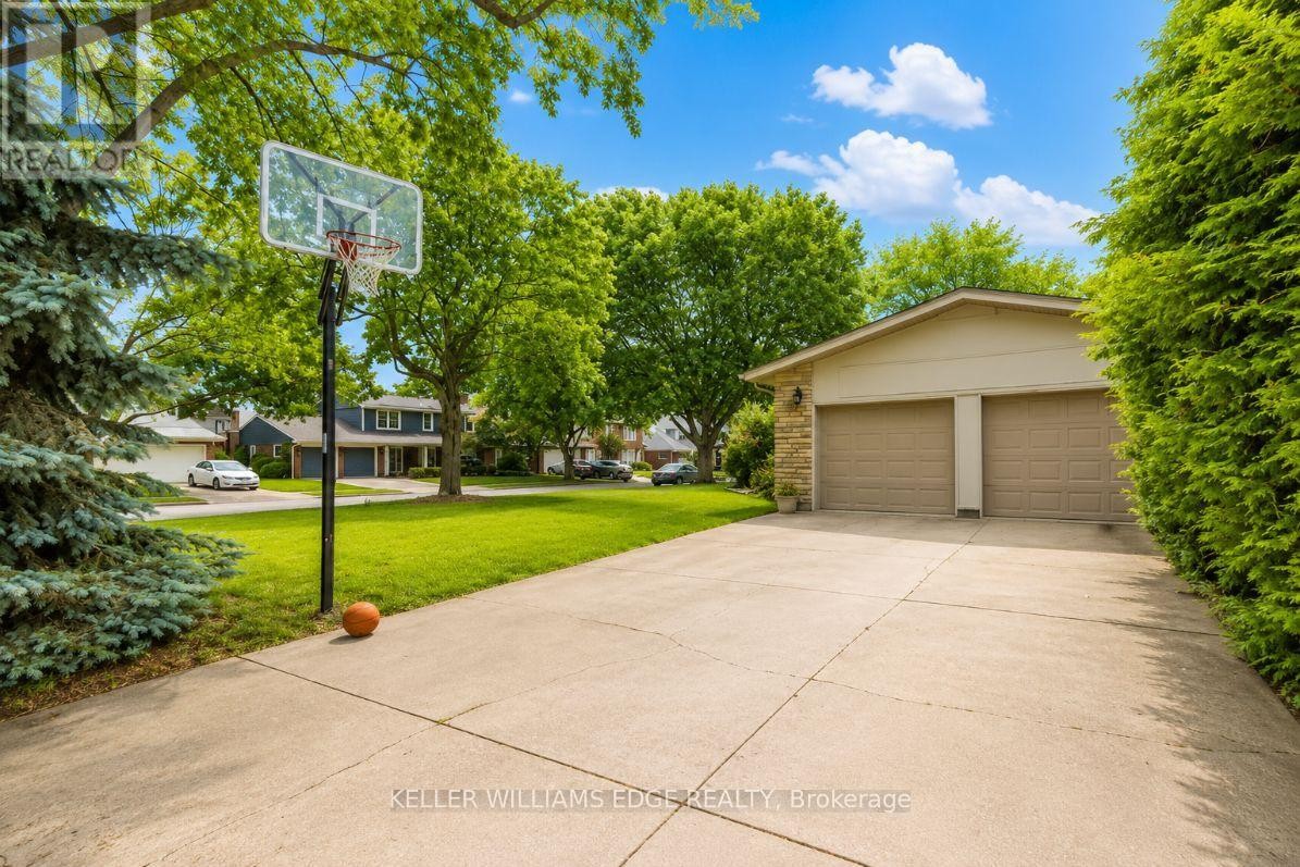 280 Penn Drive, Burlington, ON