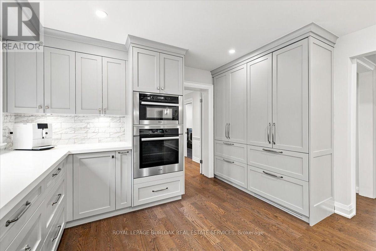 4430 Hawthorne Drive, Burlington, ON