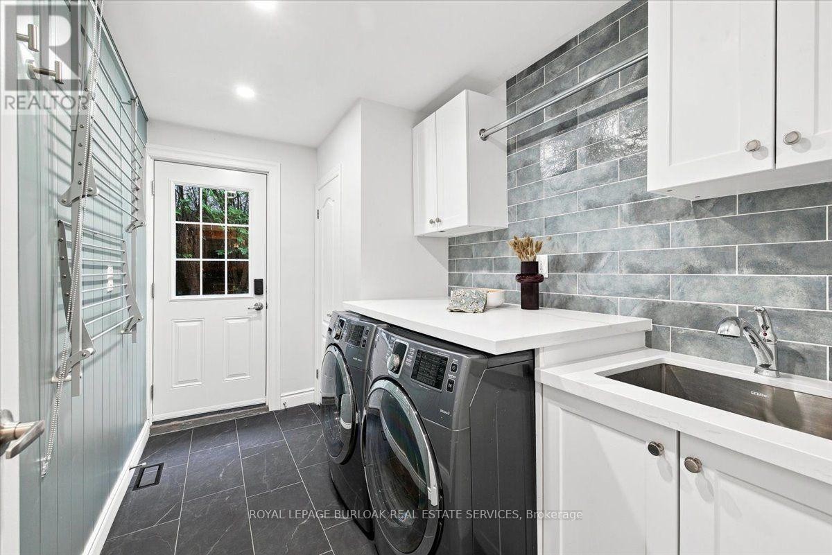4430 Hawthorne Drive, Burlington, ON