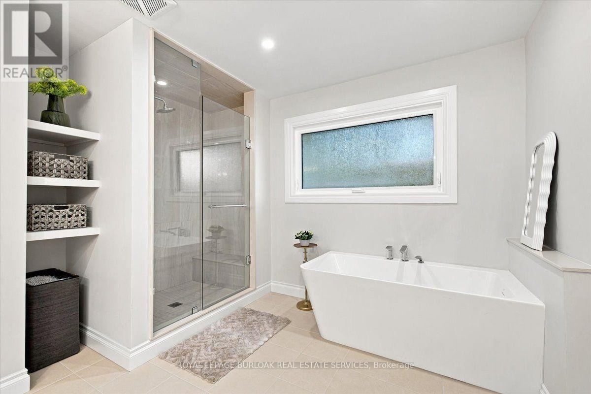 4430 Hawthorne Drive, Burlington, ON