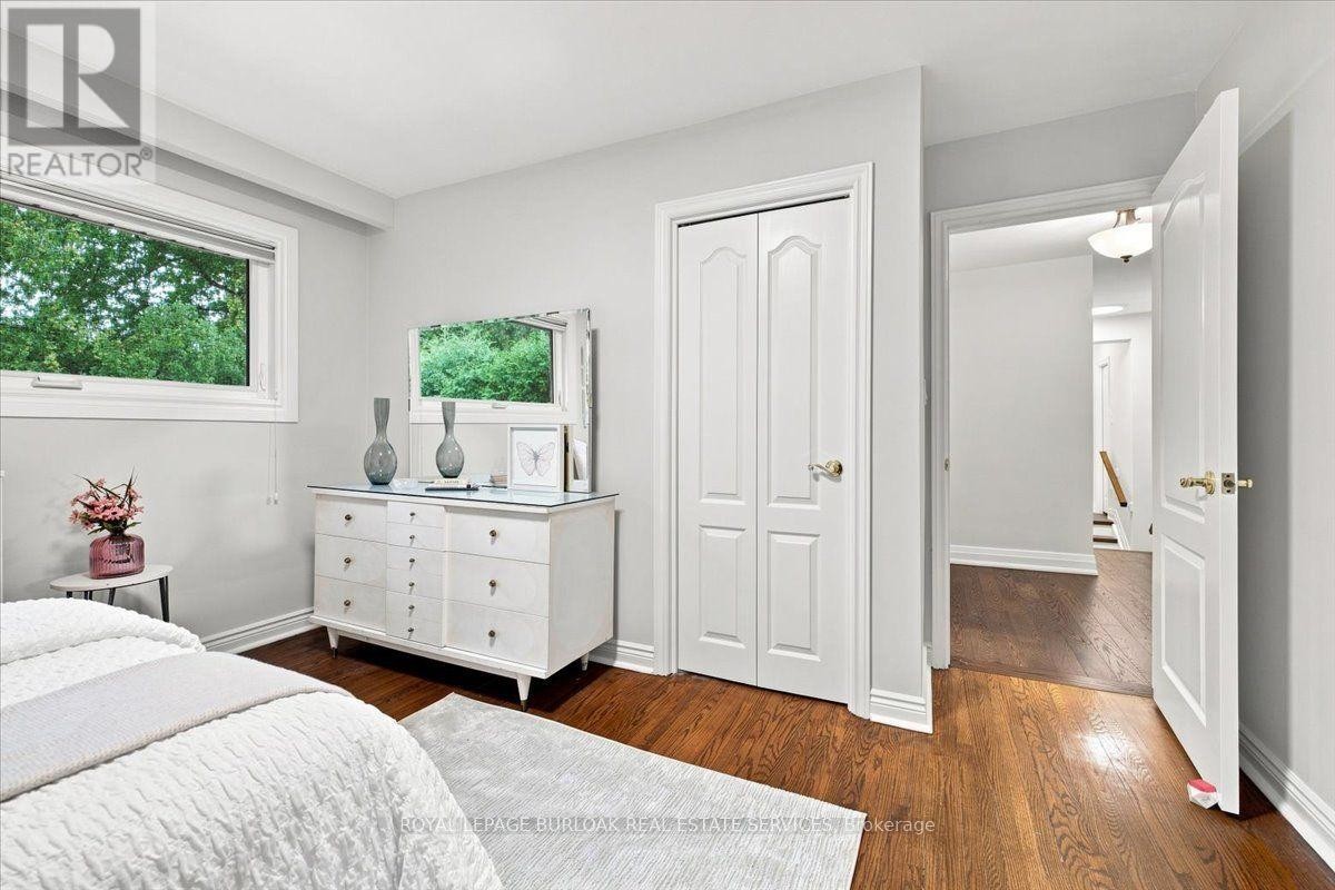4430 Hawthorne Drive, Burlington, ON