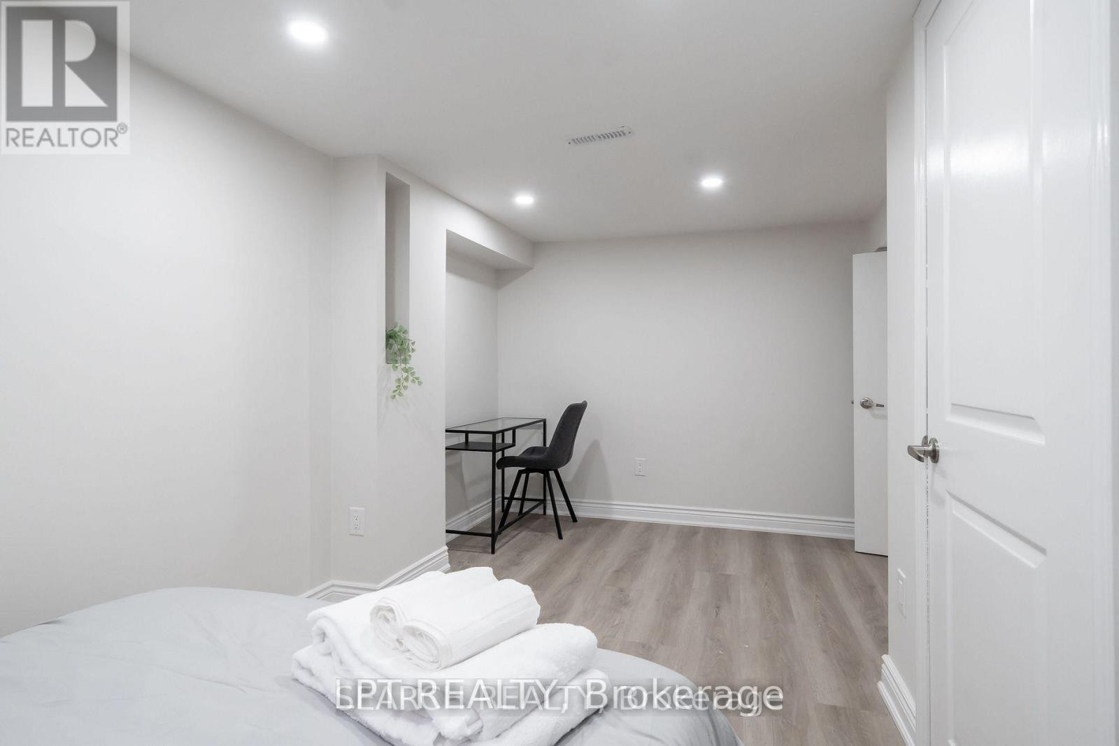 1079 Deta Road, Mississauga, ON