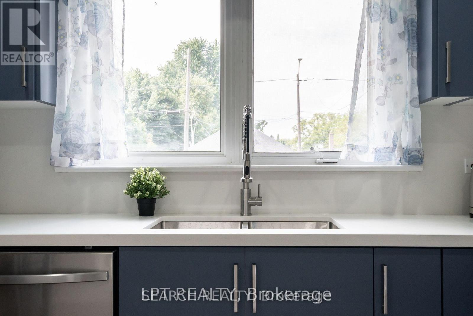 1079 Deta Road, Mississauga, ON