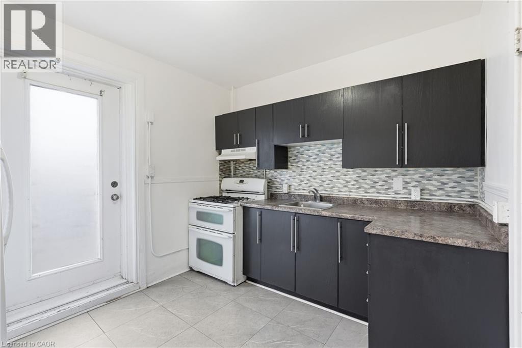 2nd floor unit - 63 Melrose Avenue S, Hamilton, ON