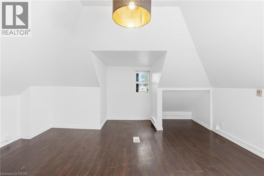top floor bedroom - 63 Melrose Avenue S, Hamilton, ON