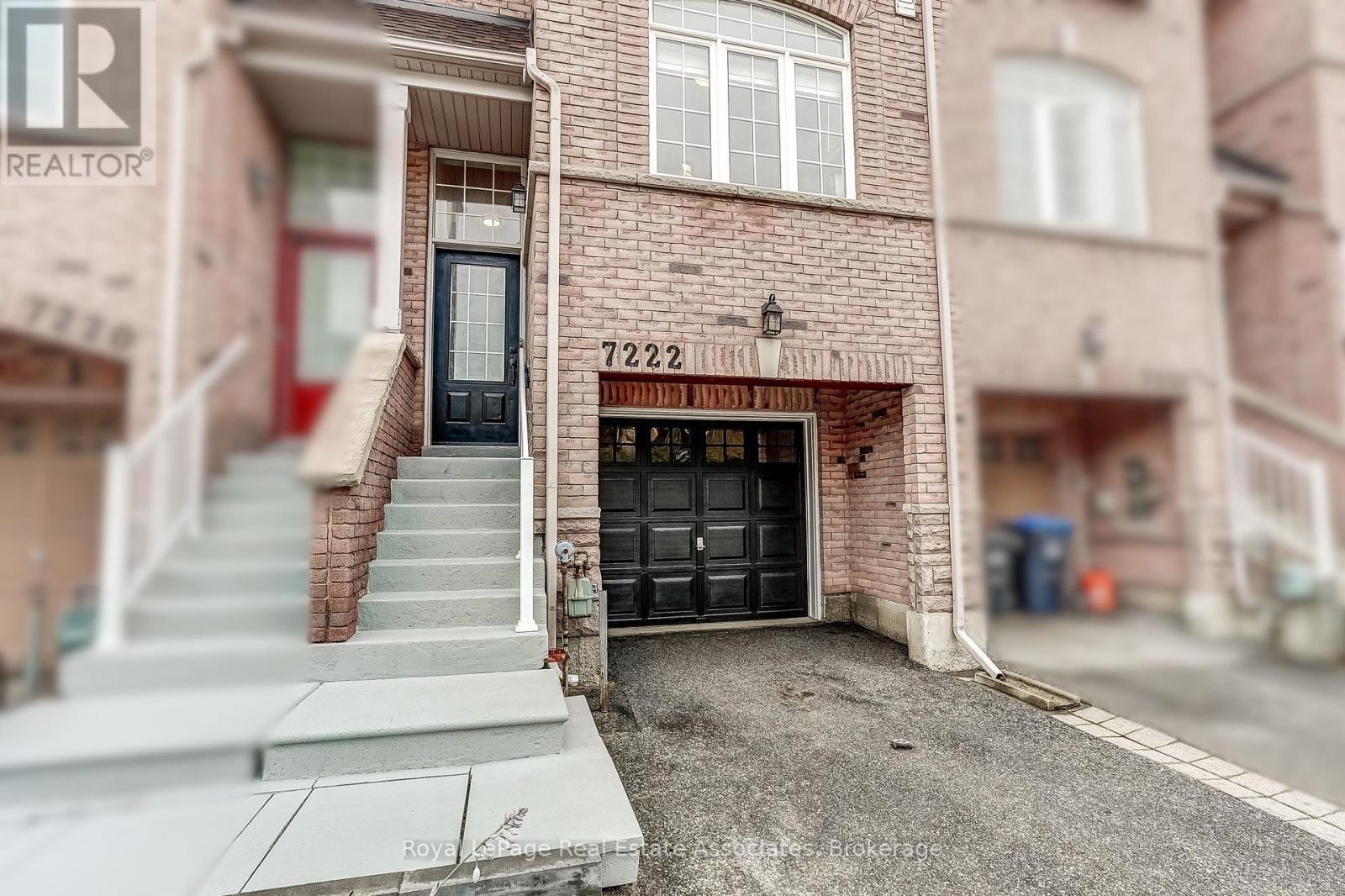 Updated front steps - 7222 Deanlee Court, Mississauga, ON