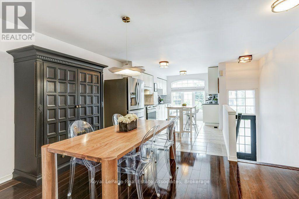 Dining room looking towards kitchen - 7222 Deanlee Court, Mississauga, ON