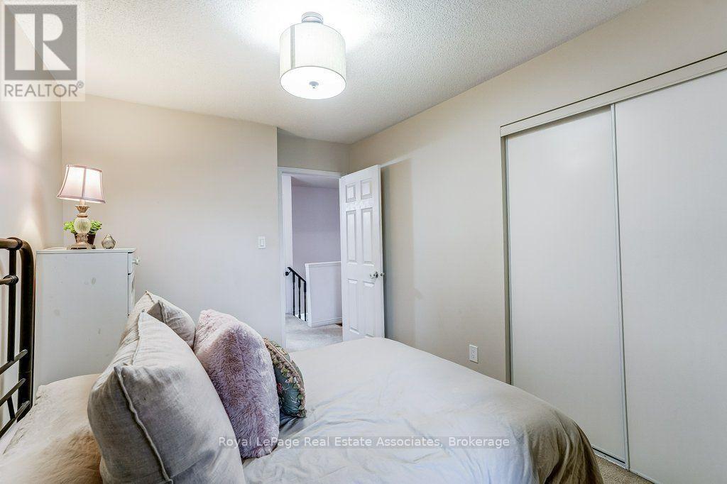Bedroom 2 - 7222 Deanlee Court, Mississauga, ON