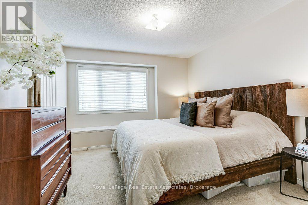 Main bedroom - 7222 Deanlee Court, Mississauga, ON