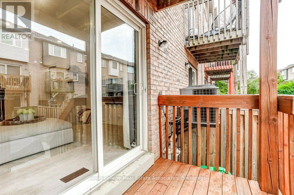 Deck in the back - 7222 Deanlee Court, Mississauga, ON