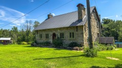 259 Mtée St-Philippe Brownsburg-Chatham, QC J8G 2G7