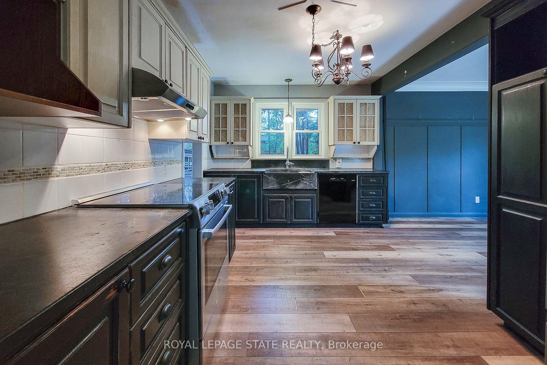 1359 Mountain Grove Avenue, Burlington, ON