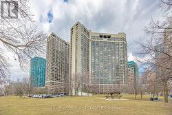 1808 - 33 HARBOUR SQUARE Toronto, ON M5J 2G2